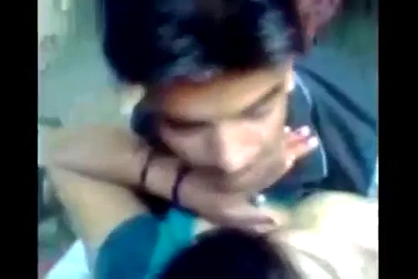 बुआ की नवेली बहू को जबरदस्त देसी लंड से चोदते हुए गांव की चुदाई वीडियो