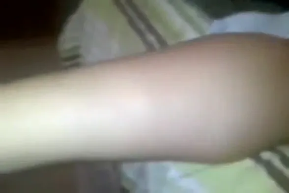 अपनी बीवी की काली मोटी चूत का गुलाबी भोसड़ा पति ने खोलकर दिखाया देसी MMS — screenshot 10
