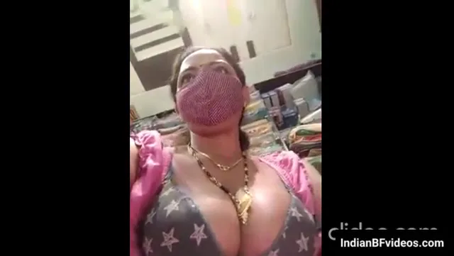 कपड़े की दुकान में सेल्स वुमेन ने बनाया अपना पूरा नंगा चूत चुदाई वाला MMS वीडियो — screenshot 4