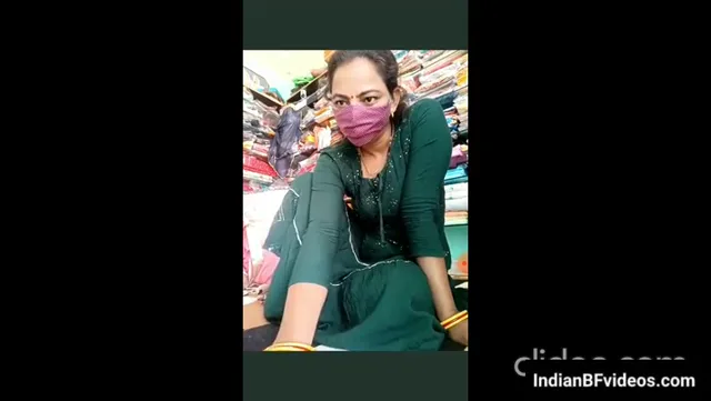 कपड़े की दुकान में सेल्स वुमेन ने बनाया अपना पूरा नंगा चूत चुदाई वाला MMS वीडियो — screenshot 10
