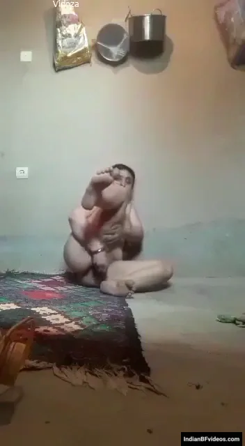 पाकिस्तानी गांव की भाभी ने चूत में बैंगन डालकर चुदाई की देसी MMS वीडियो — screenshot 1