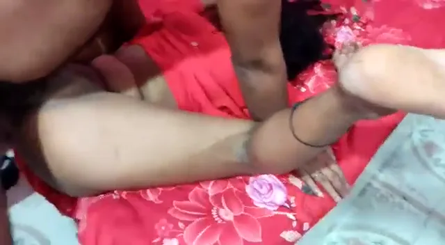 दोस्त की बीवी को चोदने का मौका मिला तो आदमी ने जोर से चुदाई की हिंदी बीएफ — screenshot 2