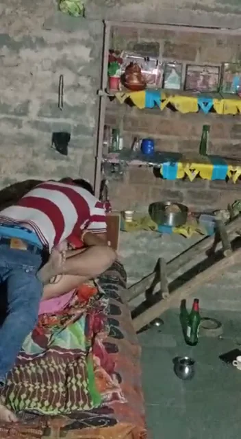 घरेलू रंडियों की रात में चुपके से चुदाई फिल्माई गई देसी एमएमएस ब्लू फिल्म — screenshot 4
