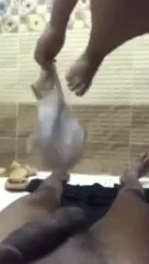 आदमी ने बीवी के बड़े बूब्स का दूध दबाकर पिया देसी सेक्स वीडियो — screenshot 7
