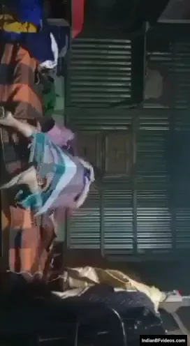 गाँव वाली भाभी ने खुद अपनी चूत चुदाई की वीडियो बनाई देसी बीएफ फिल्म — screenshot 2