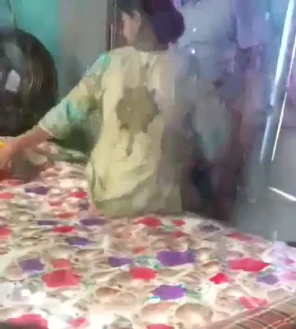 रखेल भाभी को अंकल ने घर में चोदा चूत गांड चुदाई हिंदी बीएफ वीडियो — screenshot 6