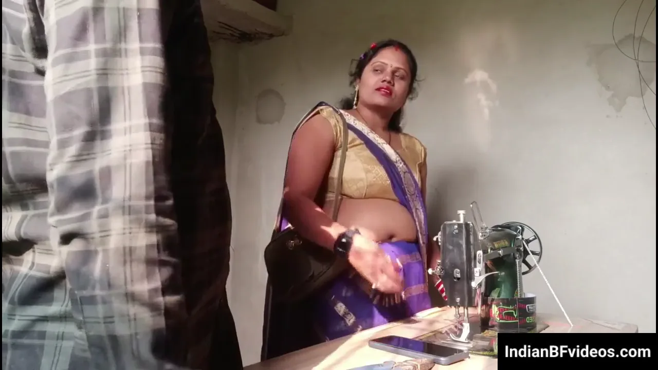 गाँव की भाभी अंजलि ने मशीन के बदले मशीन वाले से बेडरूम में हार्ड चुदाई करवाई देसी हिंदी बीएफ MMS