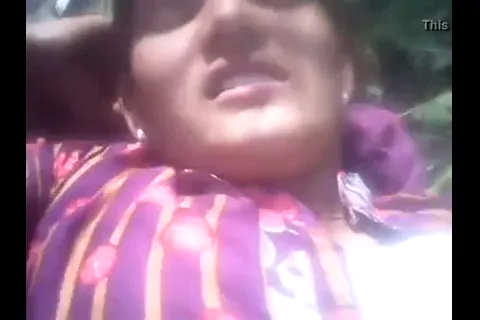 हरियाणवी भाभी को जंगल में ले जाकर जोरदार देहाती चुदाई की देसी बीएफ वीडियो — screenshot 2