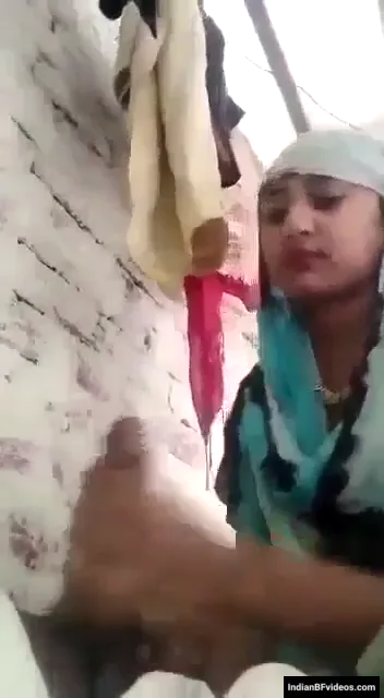मुस्लिम बहन छोटे भाई के बडे लंड को चूसकर चुदाई देसी बीएफ वीडियो — screenshot 1
