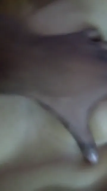 गर्लफ्रेंड से मूठ मरवाकर लंड चूत में डालकर जोरदार चोदा — screenshot 1
