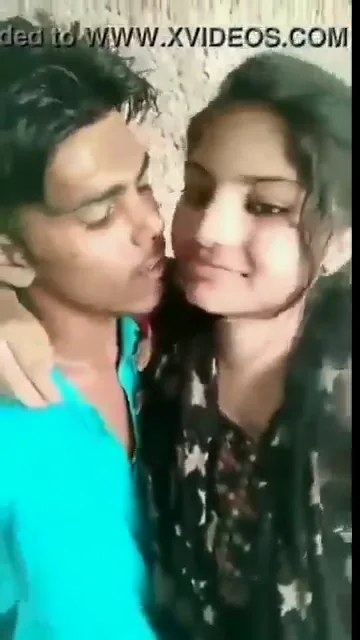 चुम्मा चाटने के बाद बॉयफ्रेंड ने गर्लफ्रेंड की चिकनी चूत चोदी देसी एमएमएस वीडियो — screenshot 2