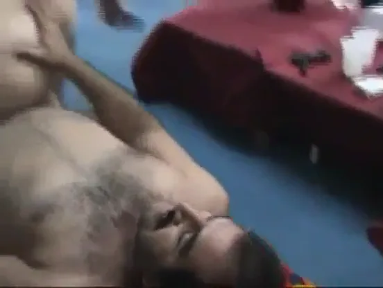 छोटे बालों वाली रस्तोगी आंटी पति के साथ देसी चूत चुदाई करके MMS बनाया — screenshot 1