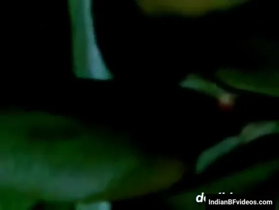 मोबाइल शौकीन देहाती बीवी ने बनाया अपना सेक्स एमएमएस देसी चुदाई वीडियो — screenshot 9