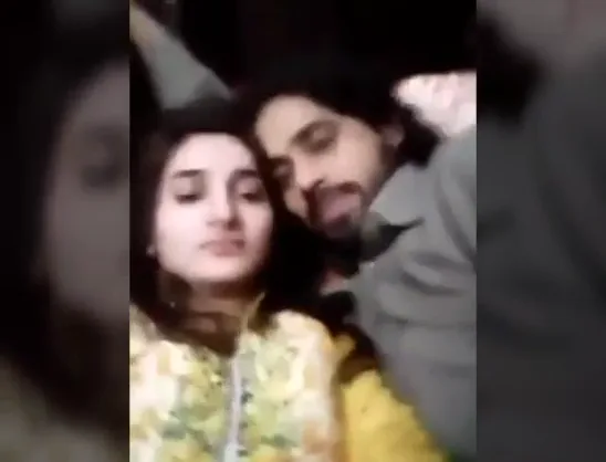 इंडियन गर्ल्स का गर्म किसिंग और चूत चुदाई कम्पायलेशन देसी सेक्स वीडियो — screenshot 4