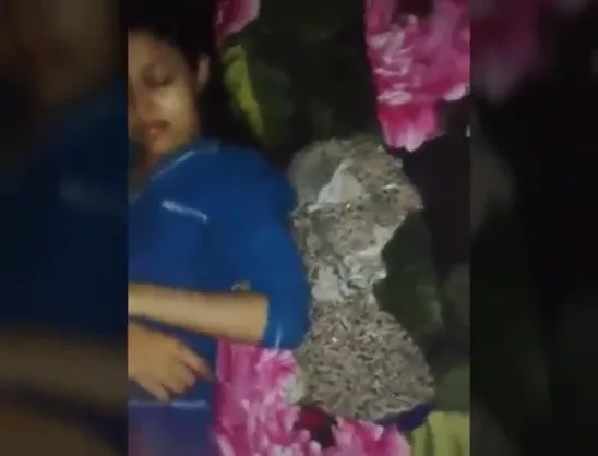 इंडियन गर्ल्स का गर्म किसिंग और चूत चुदाई कम्पायलेशन देसी सेक्स वीडियो — screenshot 7