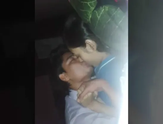 इंडियन गर्ल्स का गर्म किसिंग और चूत चुदाई कम्पायलेशन देसी सेक्स वीडियो — screenshot 10