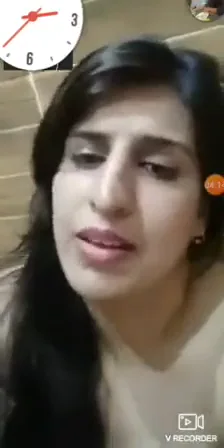 वीडियो कॉल पर गर्लफ्रेंड ने चूत रगड़कर हस्तमैथुन किया देसी एमएमएस वीडियो — screenshot 3