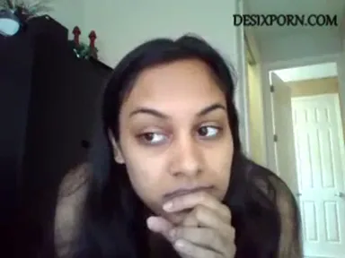 केरल की जवान लड़की ने अपनी चूची दिखाई देसी एमएमएस वीडियो — screenshot 1
