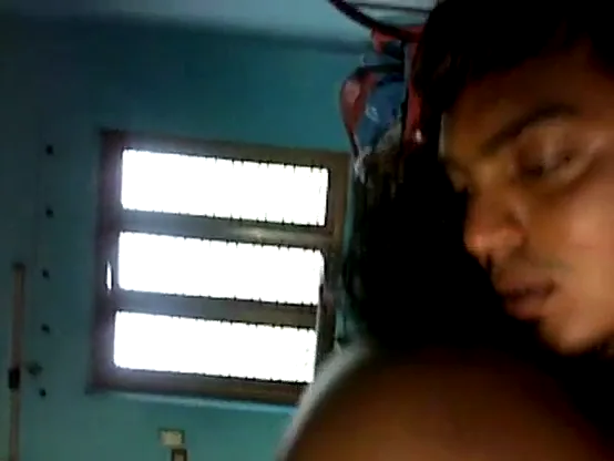 लंड पकड़कर चूमती तमिल गर्ल की मस्त चूत चुदाई हिंदी बीएफ वीडियो — screenshot 9