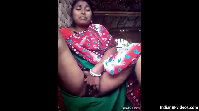 देहाती भाभी ने चूत खोलकर किया जबरदस्त हस्तमैथून गांड वाली MMS वीडियो — screenshot 5
