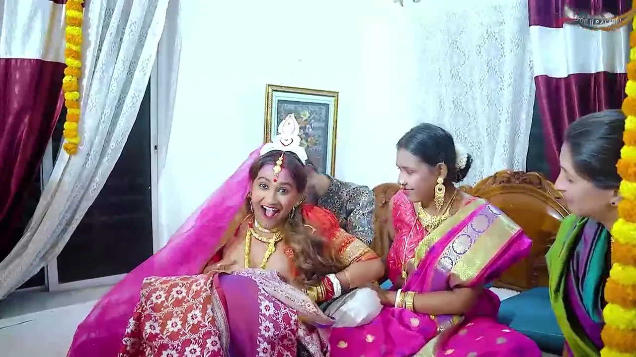 ठरकी ससुर ने तीन बहुओं को एक साथ नंगी लेटाकर देसी सेक्स चुदाई की गांव वाली ब्लू फिल्म