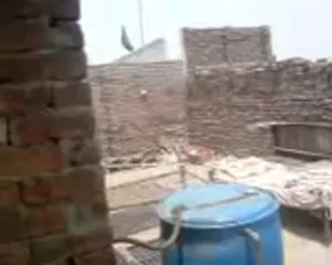 छत पर पाकिस्तानी खाला को भांजे ने चोदकर बनाया देसी MMS वीडियो — screenshot 9