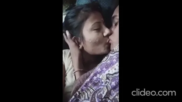 पाकिस्तानी इंडियन कपल्स किसिंग कंपाइलेशन चूत चुदाई पोर्न बीएफ वीडियो — screenshot 2
