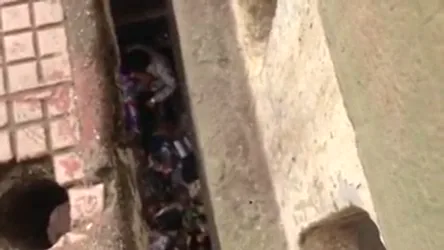 पति पत्नी खुले मैदान में सेक्स करते पकड़े गए देसी MMS वीडियो — screenshot 1