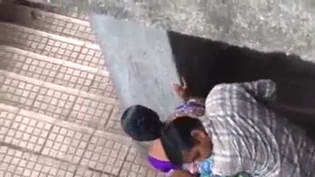 पति पत्नी खुले मैदान में सेक्स करते पकड़े गए देसी MMS वीडियो — screenshot 10