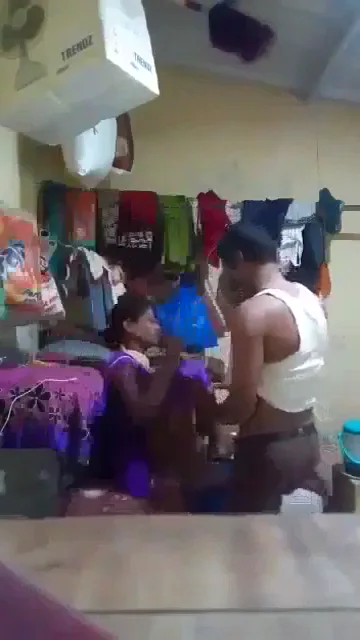 दूसरे की बीवी को घर बुलाकर जोरदार चोदा देसी चुदाई MMS वीडियो — screenshot 2