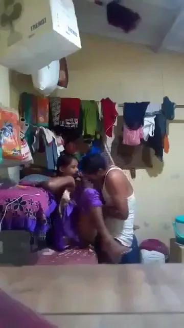 दूसरे की बीवी को घर बुलाकर जोरदार चोदा देसी चुदाई MMS वीडियो — screenshot 4