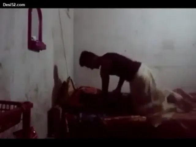 गर्लफ्रेंड की खटिया पर देसी चुदाई का लड़के ने बनाया व्लॉग वीडियो — screenshot 3