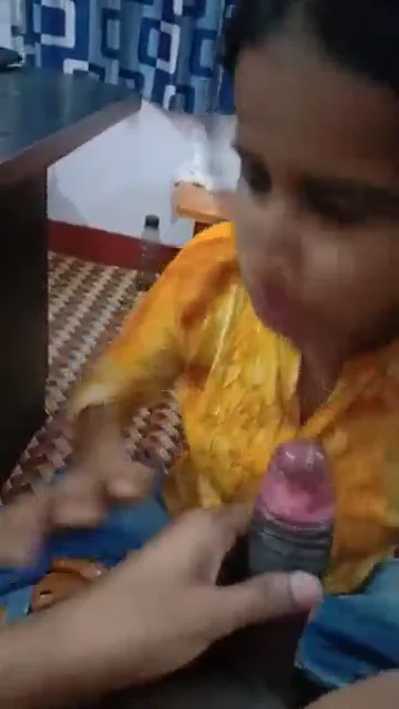 सेक्सी गांव की देसी लड़की ने बड़े लंड को मुंह में लेकर चूसा हिंदी बीएफ वीडियो — screenshot 3