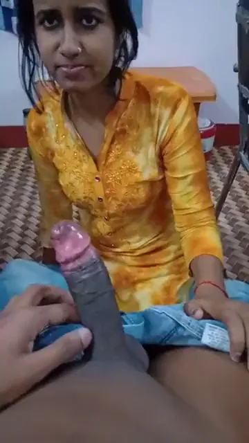 सेक्सी गांव की देसी लड़की ने बड़े लंड को मुंह में लेकर चूसा हिंदी बीएफ वीडियो — screenshot 5