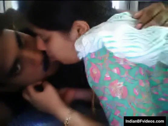 गोरी दूधिया बदन वाली साली के साथ जीजा ने किया गंदा किसिंग और मोटे लंड का ब्लोजॉब देसी सेक्स वीडियो