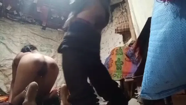 देहाती भाभी को अंग्रेजी शॉट लगाकर चोदने का गांव देसी बीएफ वीडियो — screenshot 8