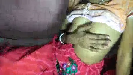 चुदासी पड़ोसन की चूत का रस चोदकर निकाला देसी बीएफ वीडियो — screenshot 3