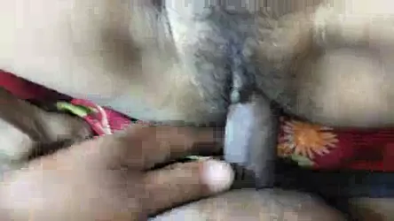 चुदासी पड़ोसन की चूत का रस चोदकर निकाला देसी बीएफ वीडियो — screenshot 10