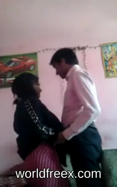 भारतीय बेगम को घर के अंदर ले जाकर चुदाई देसी सेक्स हिंदी बीएफ वीडियो — screenshot 4