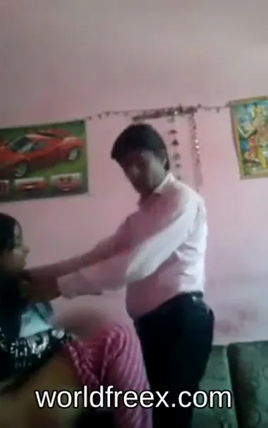 भारतीय बेगम को घर के अंदर ले जाकर चुदाई देसी सेक्स हिंदी बीएफ वीडियो — screenshot 9