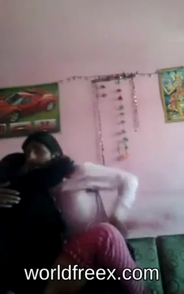 भारतीय बेगम को घर के अंदर ले जाकर चुदाई देसी सेक्स हिंदी बीएफ वीडियो — screenshot 10