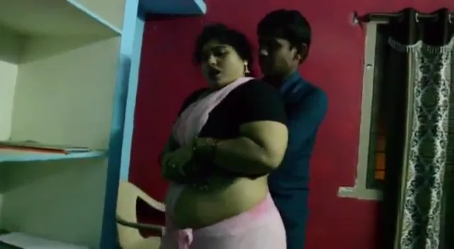 भरमार बदन वाली मैडम की पीठ देखकर ऑफिस बॉय ने किया हॉट रोमांस देसी BF वीडियो — screenshot 1