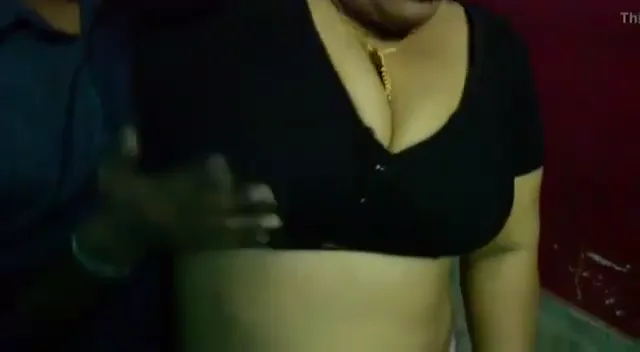 भरमार बदन वाली मैडम की पीठ देखकर ऑफिस बॉय ने किया हॉट रोमांस देसी BF वीडियो — screenshot 4
