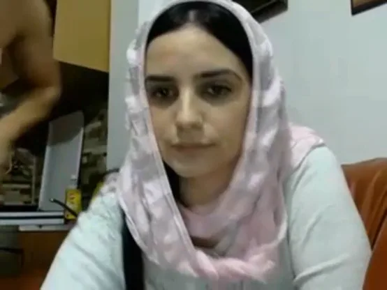 पाकिस्तानी बेब ने लंड को हाथ से हिलाकर गले तक चूसा देसी सेक्स वीडियो — screenshot 1