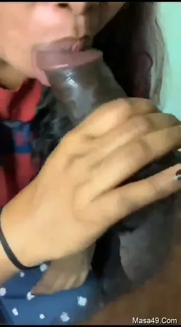 गुवाहाटी वाली भाभी ने पति के मोटे काले लंड को मुंह में ठूंसकर जोरदार चुसाई की देसी बीएफ — screenshot 2
