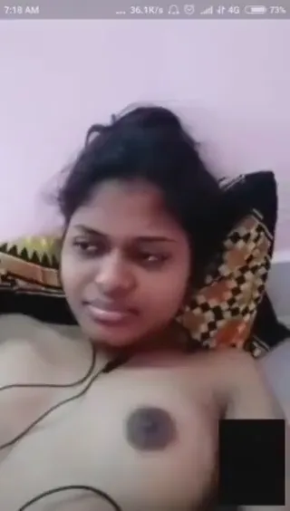 वीडियो कॉल पर बॉयफ्रेंड संग नंगी गर्लफ्रेंड बातें करती देसी एमएमएस बीएफ वीडियो — screenshot 4