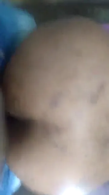 कंस्ट्रक्शन साइट पर मजदूर लुगाई डॉगी स्टाइल चुदाई देसी MMS — screenshot 2
