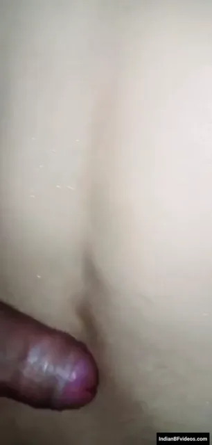 हॉट इंडियन कपल बाथरूम में नहाते हुए जोरदार सेक्स करते हुए वीडियो — screenshot 4