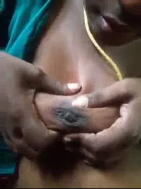 सड़क पर सफाई करने वाली देसी भाभी का दूध निचोड़कर चूत चुदाई हिंदी बीएफ वीडियो — screenshot 4