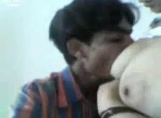 छोटे दोस्त की माँ को चोदने वाली देसी भाभी चूत चुदाई हिंदी बीएफ सेक्स वीडियो — screenshot 1